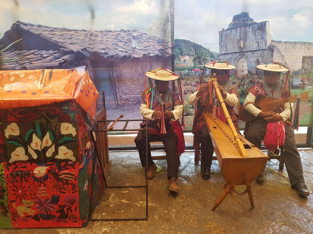 Nuestras Raices Hotel - Museo - Restaurante San Cristobal de las Casas Luaran gambar